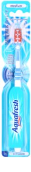 Aquafresh White & Shine zubní kartáček medium