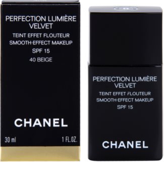 Chanel Perfection Lumière Velvet шовковистий тональний крем з матуючим ефектом