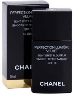 Chanel Perfection Lumière Velvet шовковистий тональний крем з матуючим ефектом