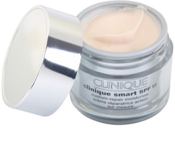Clinique Clinique Smart ránctalanító nappali hidratáló krém a zsíros bőrre SPF 15