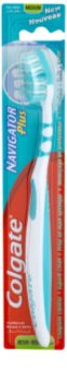 Colgate Navigator Plus зубна щітка середньої жорсткості