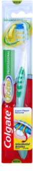 Colgate Total Professional fogkefe közepes