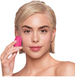 FOREO Luna™ Play Plus čistilna sonična naprava za vse tipe kože