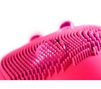 FOREO Luna™ Play Plus очищуючий електричний пристрій для всіх типів шкіри
