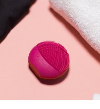 FOREO Luna™ Play Plus очищуючий електричний пристрій для всіх типів шкіри