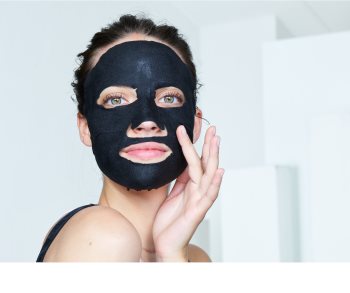 Garnier Skin Naturals Pure Charcoal černá textilní maska s extraktem z mořských řas