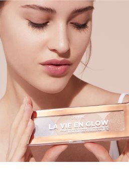 L’Oréal Paris Wake Up & Glow La Vie En Glow paleta za posvetlitev