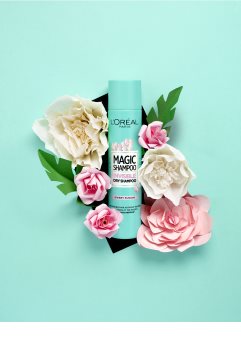 L’Oréal Paris Magic Shampoo Sweet Fusion suchý šampon pro objem vlasů, který nezanechává bílé stopy
