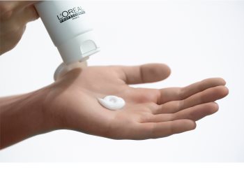 L’Oréal Professionnel Steampod vyplňujúci a vyhladzujúci krém pre tepelnú úpravu vlasov