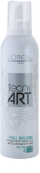 L’Oréal Professionnel Tecni Art Volume pena so silnou fixáciou pre objem
