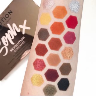 Makeup Revolution Soph X Extra Spice palette de fards à paupières avec miroir