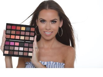 Makeup Revolution by Petra palette de fards à paupières