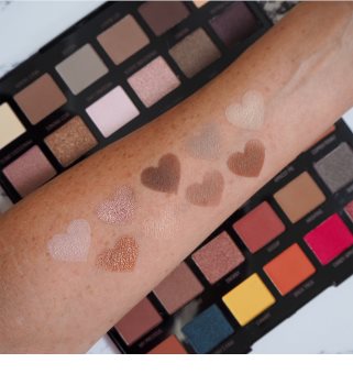 Makeup Revolution by Petra palette de fards à paupières