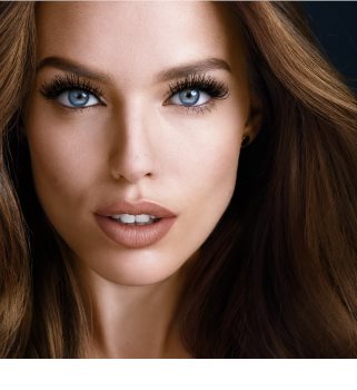 Maybelline Volum’ Express The Colossal Big Shot Daring Black máscara para dar volume em cor preta extra