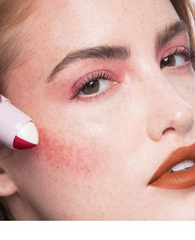 Maybelline Puma x Maybelline Color + Gloss Face Duo Stick vodoodporno rdečilo in osvetljevalec