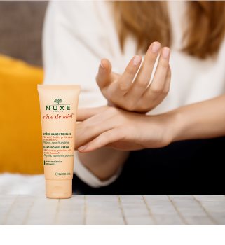 Nuxe Rêve de Miel crema para manos y uñas para pieles secas