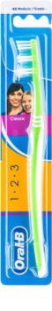Oral B 1-2-3 Classic Care escova de dentes medium