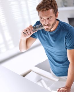 Philips Beardtrimmer Series 7000 BT7210/15 zastřihovač vousů s vysáváním