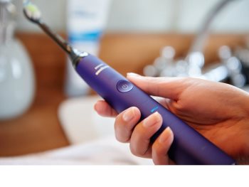 Philips Sonicare DiamondClean HX9372/04 sonická elektrická zubná kefka s nabíjacím pohárom