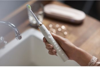 Philips Sonicare DiamondClean HX9312/04 sonická elektrická zubná kefka s nabíjacím pohárom