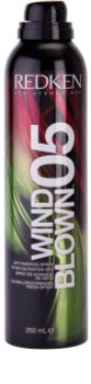 Redken Wind Blown 05 ultra lahko suho pršilo za končno oblikovanje