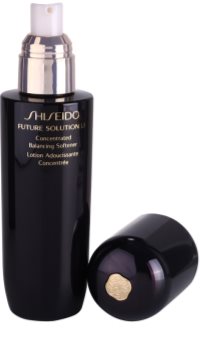 Shiseido Future Solution LX Feuchtigkeitstonikum strafft die Haut und verfeinert Poren