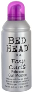 TIGI Bed Head Foxy Curls mousse para cabelo ondulado