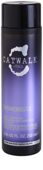 TIGI Catwalk Fashionista fialový kondicionér pro blond a melírované vlasy