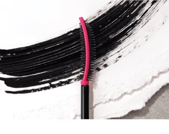 Yves Saint Laurent Mascara Volume Effet Faux Cils The Curler máscara de pestañas para dar longitud, curvatura y volumen