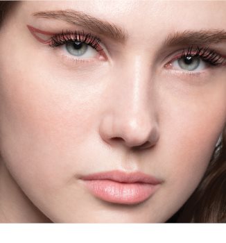 Yves Saint Laurent Mascara Volume Effet Faux Cils The Curler máscara de pestañas para dar longitud, curvatura y volumen
