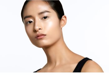 Yves Saint Laurent Touche Éclat Shimmer Stick krémový rozjasňovač v tyčinke