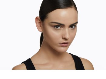 Yves Saint Laurent Encre de Peau Le Cushion стійкий кушон-тональний крем SPF 23