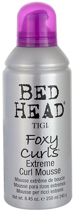 TIGI Bed Head Foxy Curls pěnové tužidlo pro vlnité vlasy