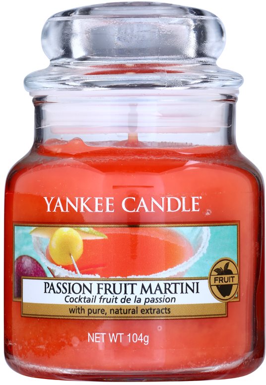 Yankee Candle Passion Fruit Martini vonná svíčka 104 g Classic malá
