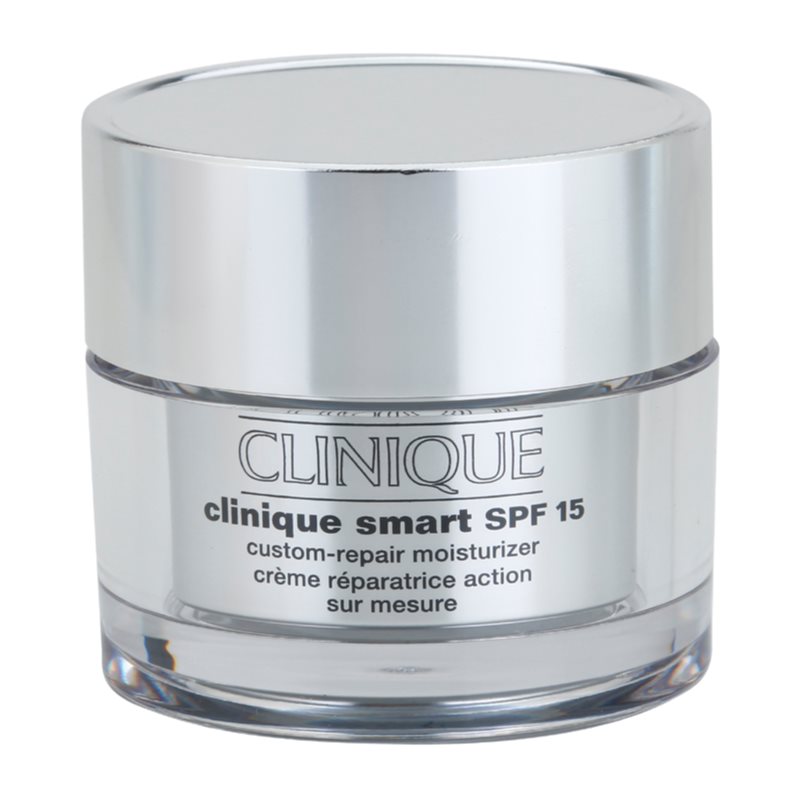 Clinique Clinique Smart dnevna vlažilna krema proti gubam za mastno kožo SPF 15 30 ml