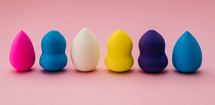How do you use a beauty blender? Learn how to master it! | notino.co.uk