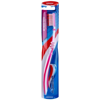 

Aquafresh Interdental зубна щітка середньої жорсткості pink