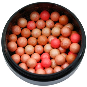 Oriflame Giordani Gold bronzující pudr v kuličkách odstín Natural Peach 25 g