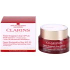 Clarins Super Restorative denní liftingový krém proti vráskám pro všechny typy pleti SPF 20