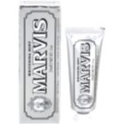Marvis Whitening Mint dentífrico com efeito branqueador