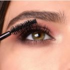 Maybelline Total Temptation máscara voluminizadora de pestañas