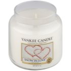 Yankee Candle Snow in Love vonná svíčka 411 g Classic střední